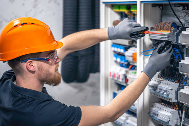 Best Affordable Emergency Electrician  in Cactus, TX
